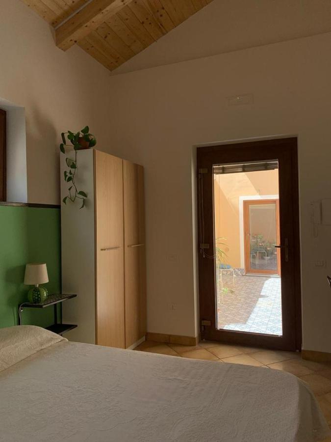 Bed and Breakfast La Stanza In Giardino Кава-де-Тиррени Экстерьер фото